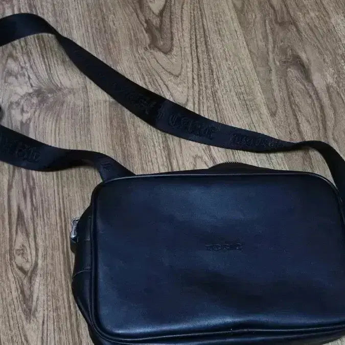 [BUNJANG] Eun Jiwon One-Of-A-Kind Official Crossbody Bag / 은지원 원카인 공식굿즈 크로스백