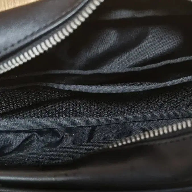 [BUNJANG] Eun Jiwon One-Of-A-Kind Official Crossbody Bag / 은지원 원카인 공식굿즈 크로스백