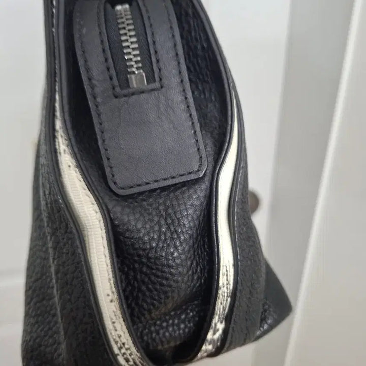 [BUNJANG] Loose &amp; Lounge Black Tote Bag / 루즈앤라운지 블랙 토트백