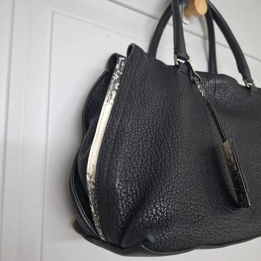 [BUNJANG] Loose &amp; Lounge Black Tote Bag / 루즈앤라운지 블랙 토트백