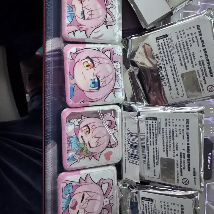 [BUNJANG] Takanashi Hoshino Badge / 타카나시 호시노 캔뱃지