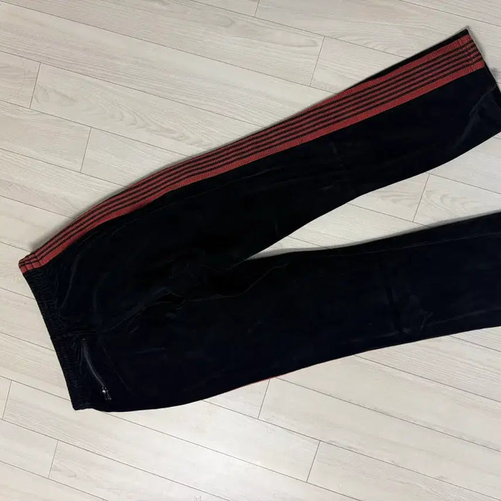 [BUNJANG] Needles Velour Track Pants Black/Purple M / 니들스 벨루어 트랙팬츠 블랙 검주 M