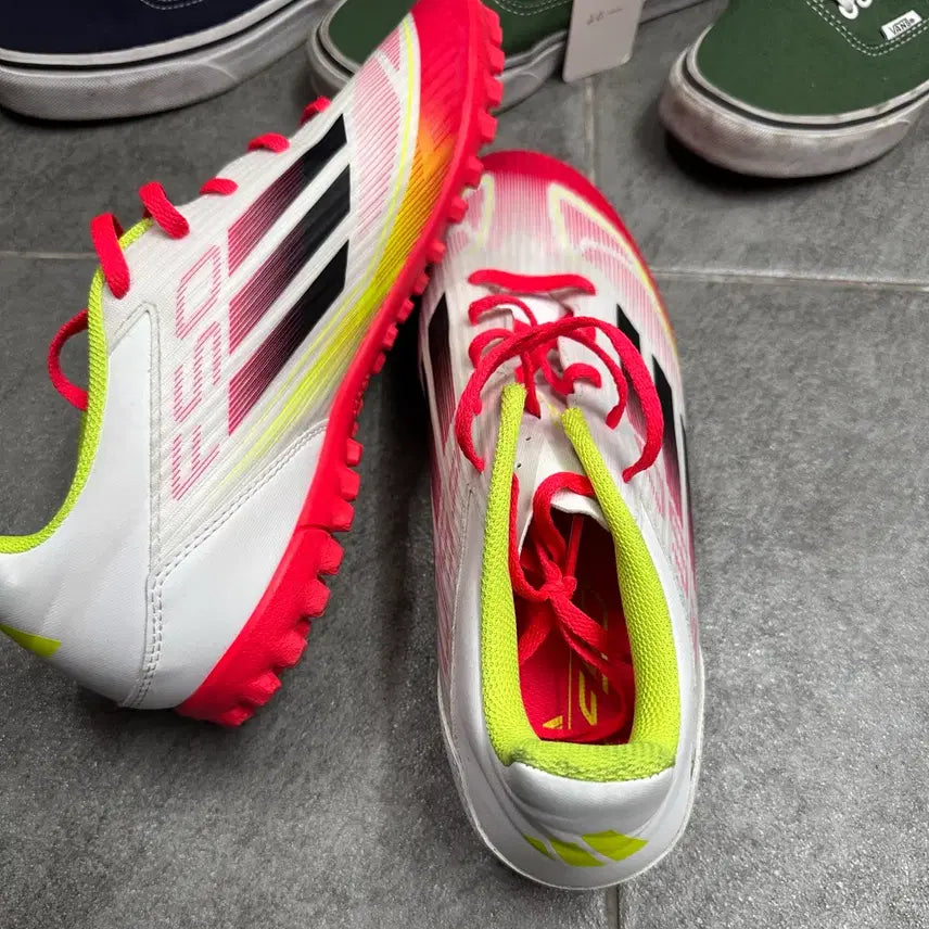 [SOLD OUT] s급 아디다스 F50 TF 프로 풋살화 285