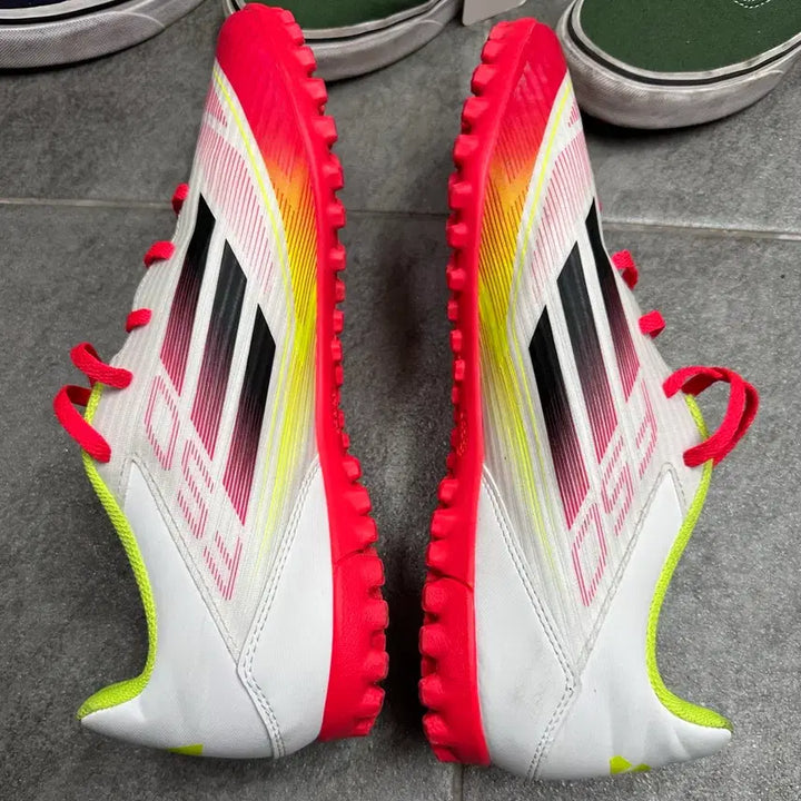 [SOLD OUT] s급 아디다스 F50 TF 프로 풋살화 285
