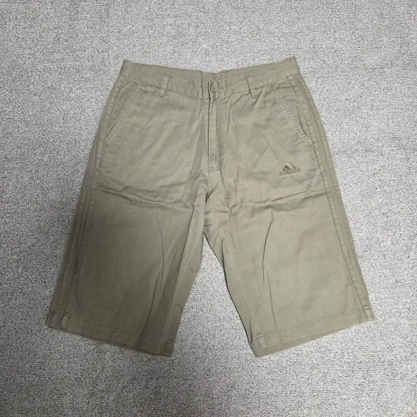 [BUNJANG] Adidas Khaki Half Pants Size 29-30 / Adidas 아디다스 하프 팬츠 29-30