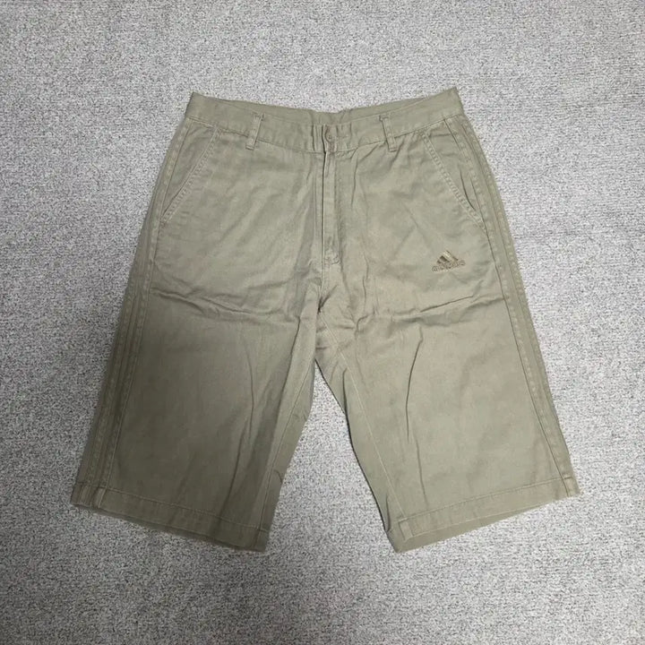 [BUNJANG] Adidas Khaki Half Pants Size 29-30 / Adidas 아디다스 하프 팬츠 29-30