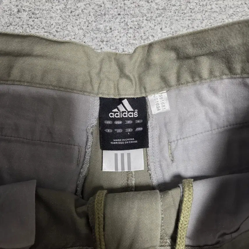 [BUNJANG] Adidas Khaki Half Pants Size 29-30 / Adidas 아디다스 하프 팬츠 29-30