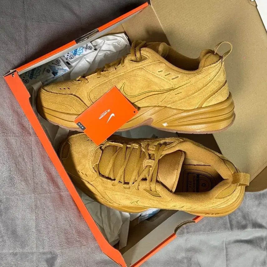 [BUNJANG] Nike Air Monarch SE Sneakers (New) / 나이키 에어 모나크 SE(새상품)