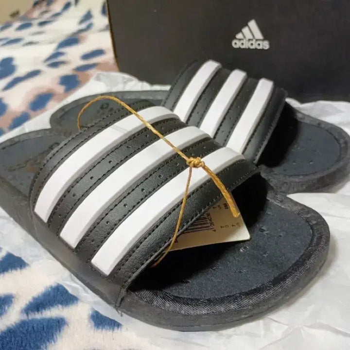 [BUNJANG] Adidas Adilette Boost Cushion Slide Sandals / 아디다스 아딜렛 부스트 쿠션 슬라이드 블랙 삼선 슬리퍼(255~260)