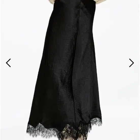 [BUNJANG] ARKET Lace Satin Skirt - Black / ARKET 레이스 새틴 스커트 블랙
