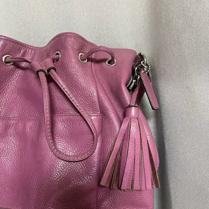 [BUNJANG] Coach Leather Bucket Bag with Tassels / 코치 가죽 버킷백 퍼플 태슬