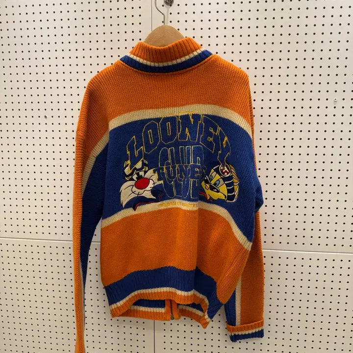 [BUNJANG] Looney Tunes Knit Zip-Up Cardigan U1124 / 루니툰즈 캐릭터 니트 집업 가디건 U1124