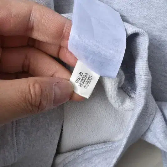 [BUNJANG] Adidas Equipment Sweatshirt L M0106 / 아디다스 이큅먼트 맨투맨 L M0106