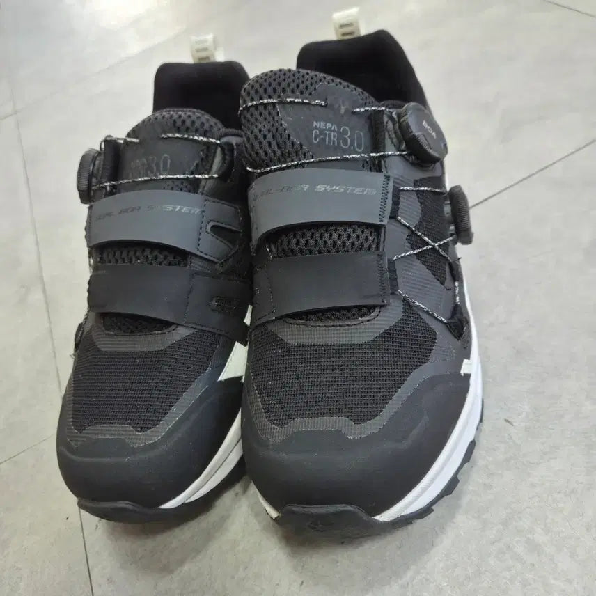 [BUNJANG] Nepa Dual Flow GTX Boa TR 3.0 Hiking Shoes / 네파 듀얼 플로우 고어텍스GTX 보아 TR 3.0(250
