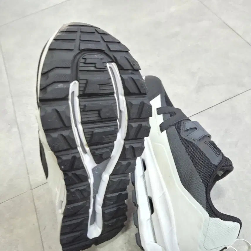 [BUNJANG] Nepa Dual Flow GTX Boa TR 3.0 Hiking Shoes / 네파 듀얼 플로우 고어텍스GTX 보아 TR 3.0(250