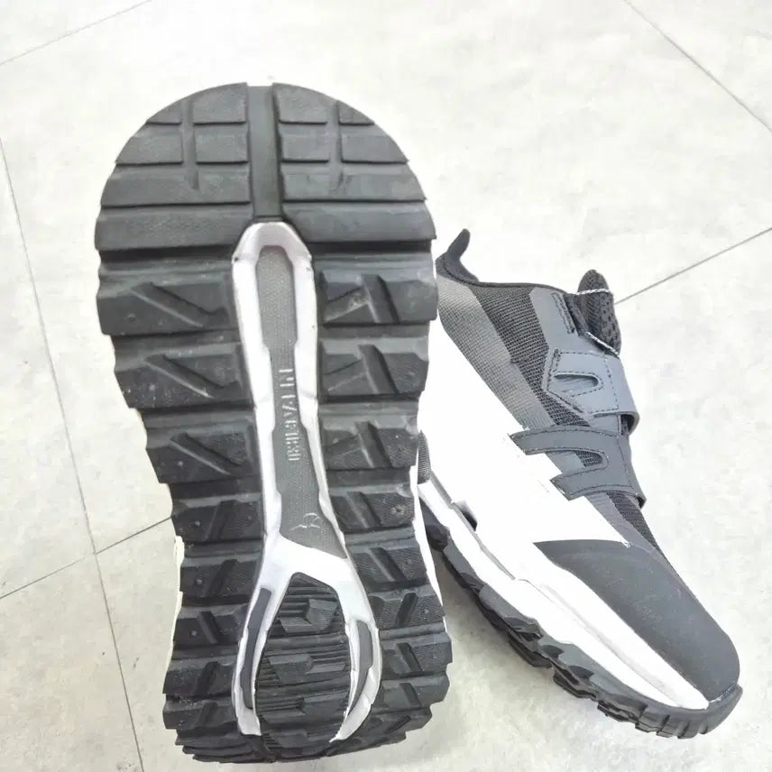 [BUNJANG] Nepa Dual Flow GTX Boa TR 3.0 Hiking Shoes / 네파 듀얼 플로우 고어텍스GTX 보아 TR 3.0(250