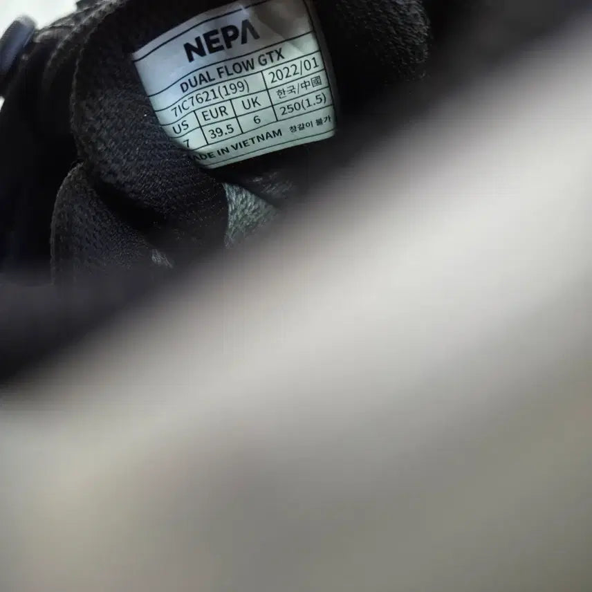 [BUNJANG] Nepa Dual Flow GTX Boa TR 3.0 Hiking Shoes / 네파 듀얼 플로우 고어텍스GTX 보아 TR 3.0(250