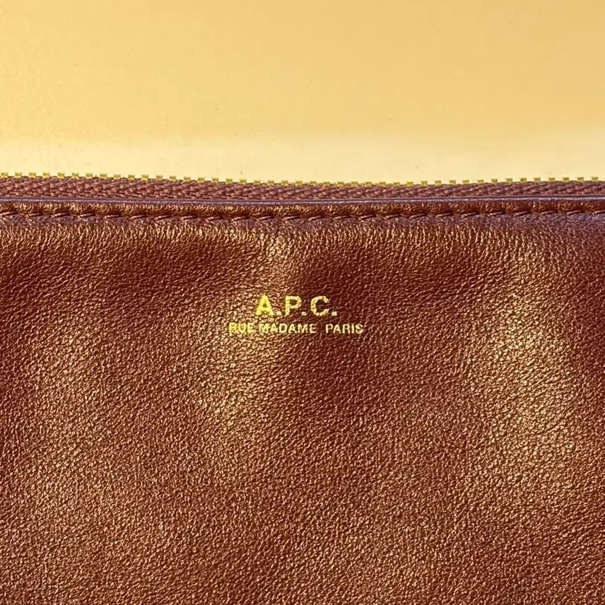 [BUNJANG] APC Maelys Half Moon Crossbody Bag - Burgundy / 아페셰 마엘리스 하프문 크로스백 버건디(APC maelys 단종)