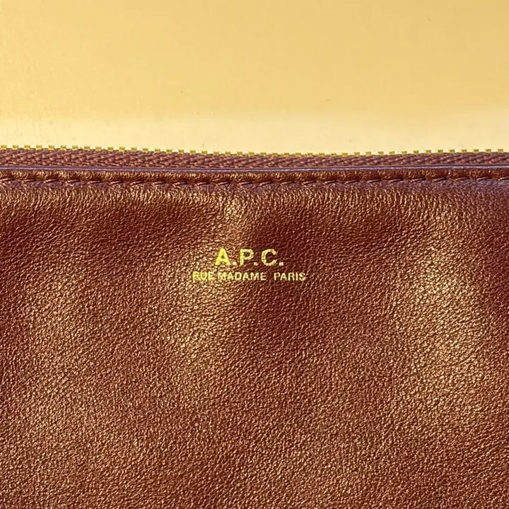 [BUNJANG] APC Maelys Half Moon Crossbody Bag - Burgundy / 아페셰 마엘리스 하프문 크로스백 버건디(APC maelys 단종)