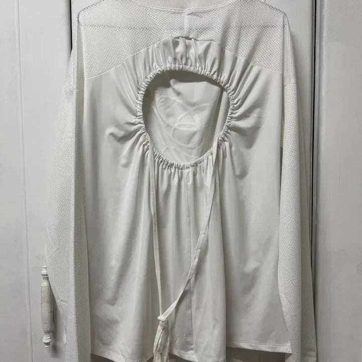 [BUNJANG] Kimitheryoung White Back Point Football Long Sleeve T-shirt / 김미더영 화이트 백포인트 풋볼 티셔츠 롱슬리브 티셔츠