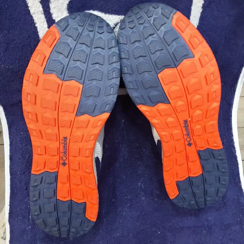 [BUNJANG] Columbia Hiking Shoes White/Navy/Orange 260mm / 컬럼비아 운동화 화이트/네이비/오렌지 260mm