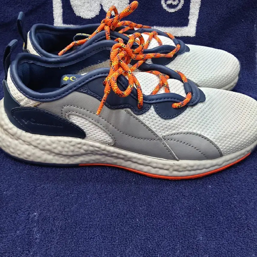 [BUNJANG] Columbia Hiking Shoes White/Navy/Orange 260mm / 컬럼비아 운동화 화이트/네이비/오렌지 260mm
