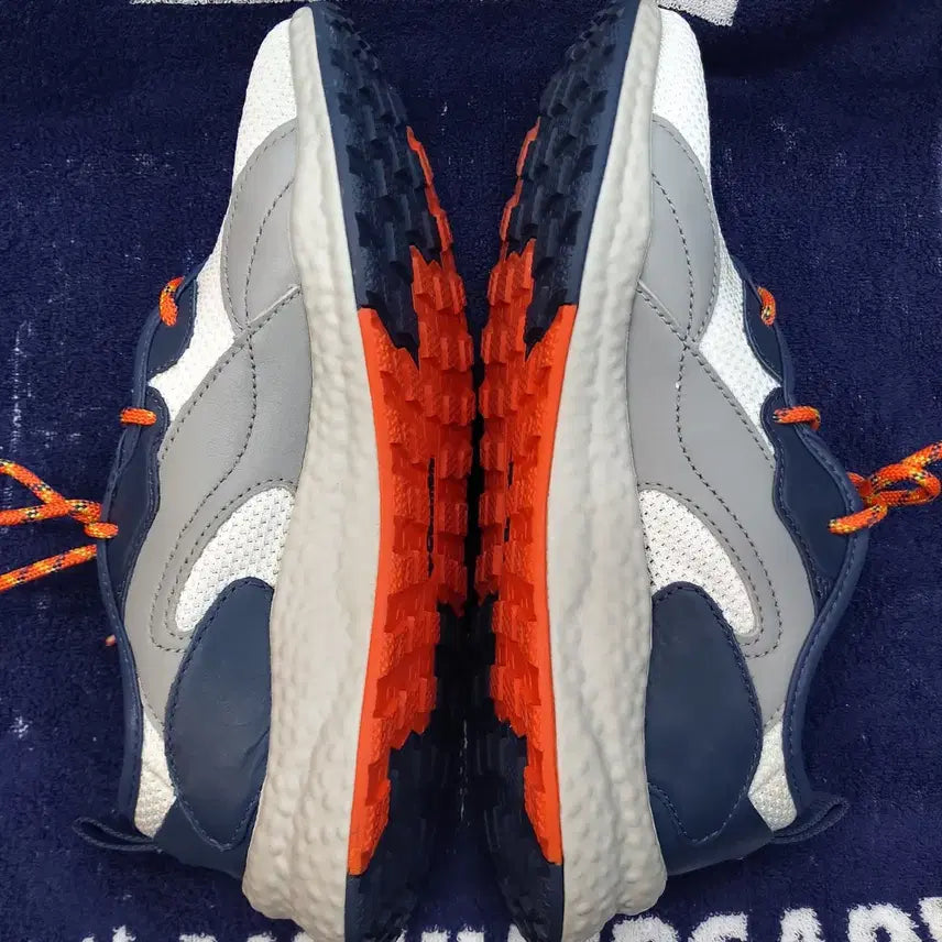 [BUNJANG] Columbia Hiking Shoes White/Navy/Orange 260mm / 컬럼비아 운동화 화이트/네이비/오렌지 260mm