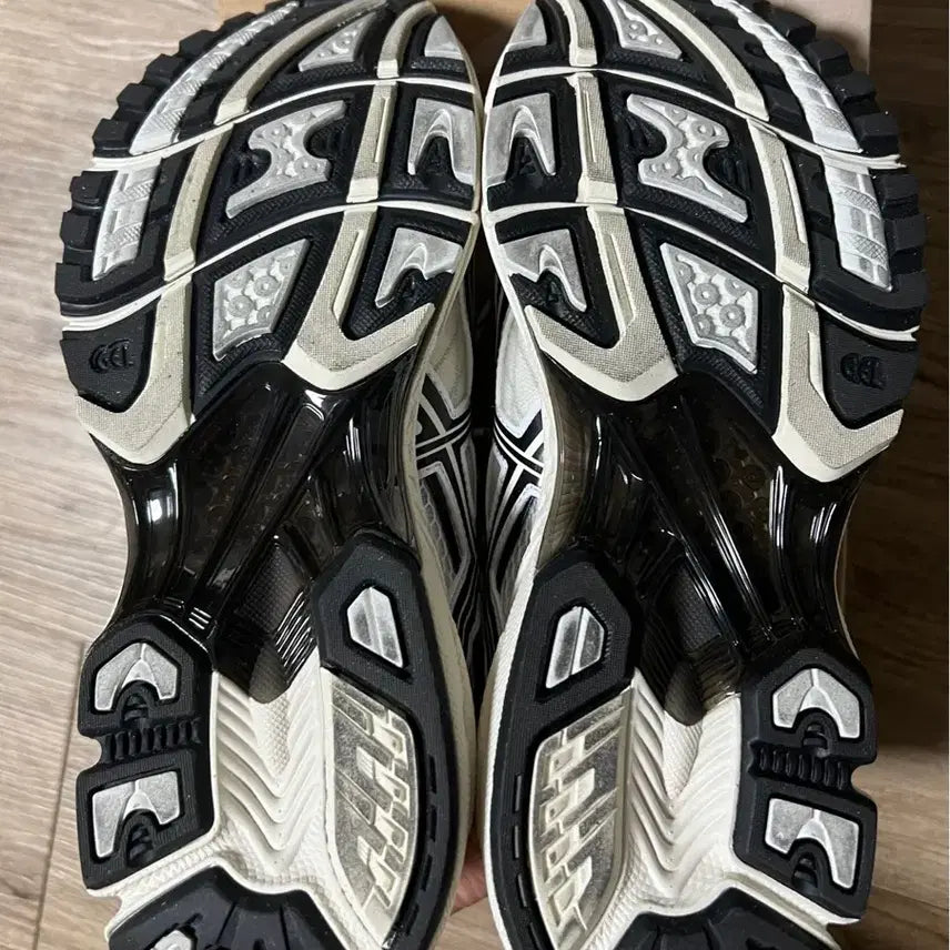 [BUNJANG] Asics Gel Nimbus 10.1 White/Ivory Shoes / 아식스 젤 님버스 10.1 화이트/아이보리 265 판매