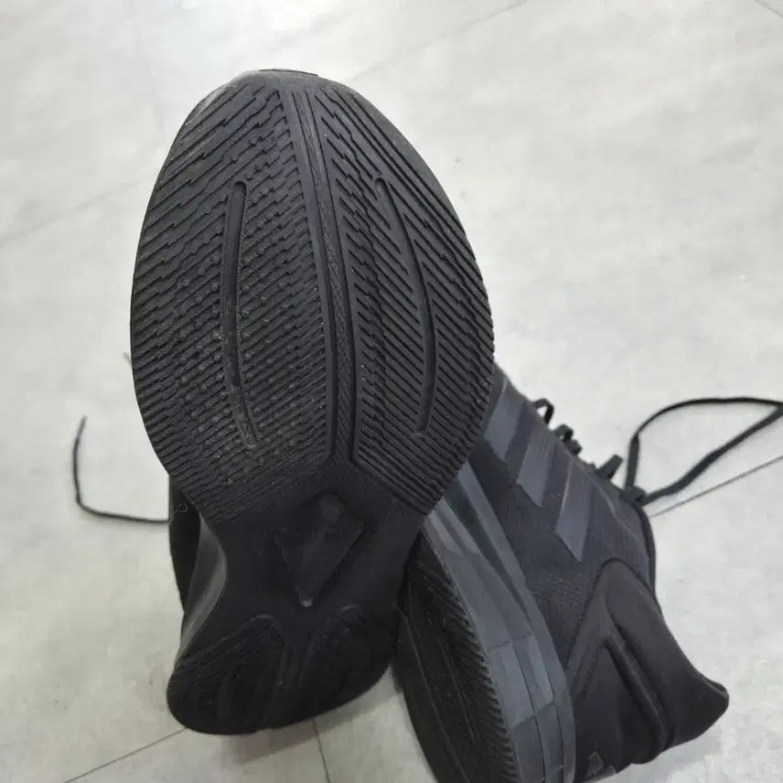 [BUNJANG] Adidas Duramo 10 Running Shoes / 아디다스 듀라모10 러닝화 270