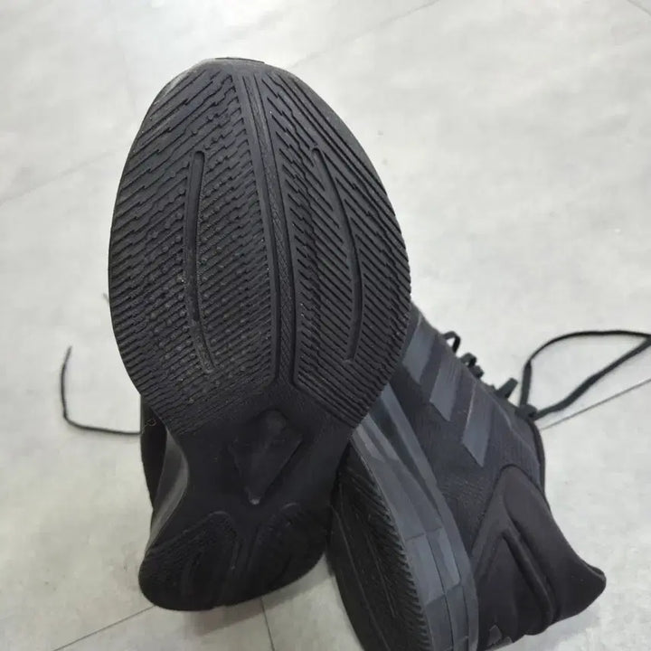 [BUNJANG] Adidas Duramo 10 Running Shoes / 아디다스 듀라모10 러닝화 270