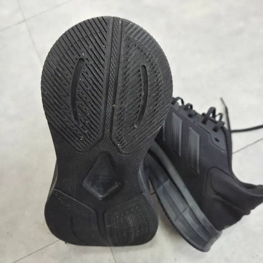 [BUNJANG] Adidas Duramo 10 Running Shoes / 아디다스 듀라모10 러닝화 270