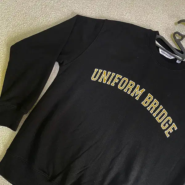 [BUNJANG] Uniform Bridge Round Sweatshirt N.190 / S 유니폼브릿지 라운드 맨투맨 N.190