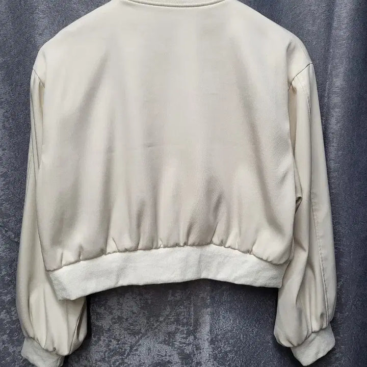 [BUNJANG] Ivory Crop Bomber Jacket / 아이보리 크롭 봄버 자켓