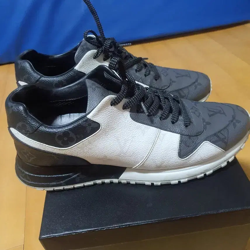 [SOLD OUT] 루이비통 남성 스니커즈 블랙/화이트