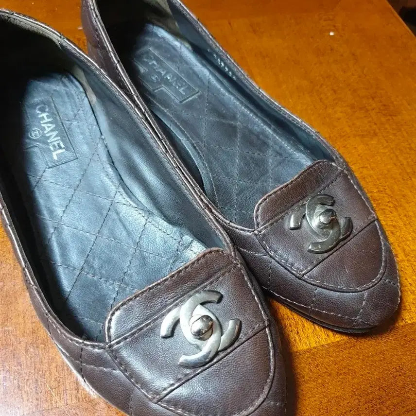 [BUNJANG] Chanel Quilted Lambskin Flat Shoes - Brown, Size 37.5 / 샤넬 정품(구매인증o) 퀼팅 플랫 슈즈 램스킨 브라운 37.5
