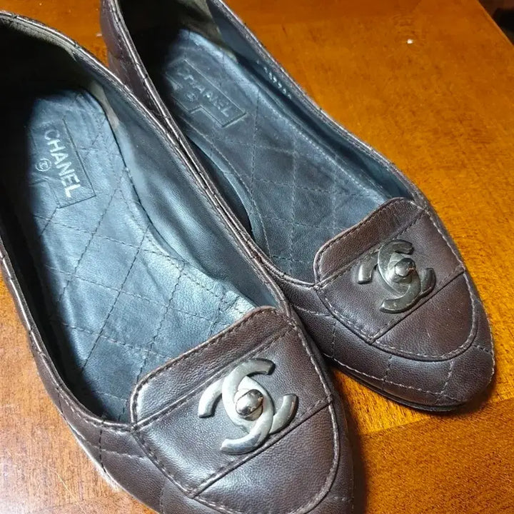 [BUNJANG] Chanel Quilted Lambskin Flat Shoes - Brown, Size 37.5 / 샤넬 정품(구매인증o) 퀼팅 플랫 슈즈 램스킨 브라운 37.5