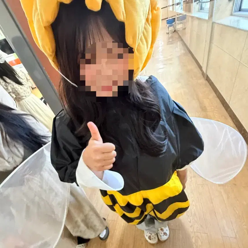 [BUNJANG] Bee Air Balloon Costume / 꿀벌 에어 벌룬 코스튬 에어슈트 의상 졸업사진