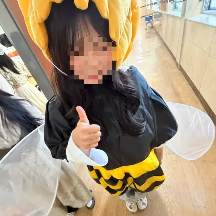 [BUNJANG] Bee Air Balloon Costume / 꿀벌 에어 벌룬 코스튬 에어슈트 의상 졸업사진
