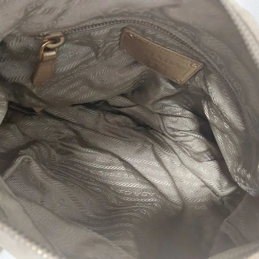 [BUNJANG] Prada Vintage Nylon Messenger Crossbody Bag / [정품] 프라다 빈티지 나일론 메신저 숄더백 크로스백