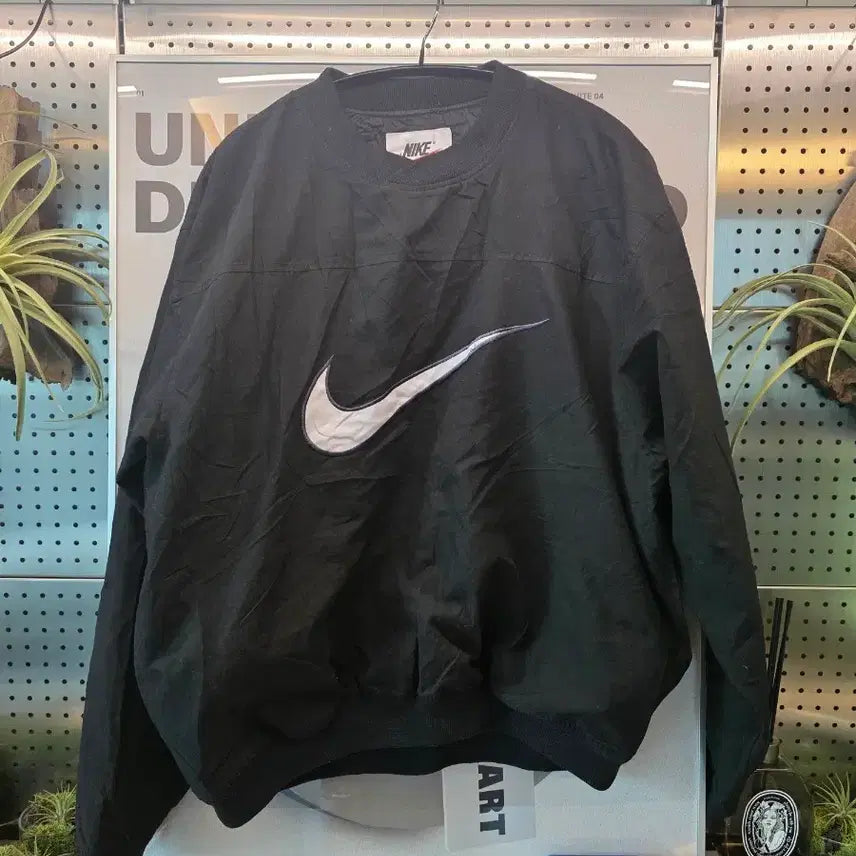 [BUNJANG] Nike Black Big Swoosh Sweatshirt / 나이키 블랙 빅스우시 맨투맨
