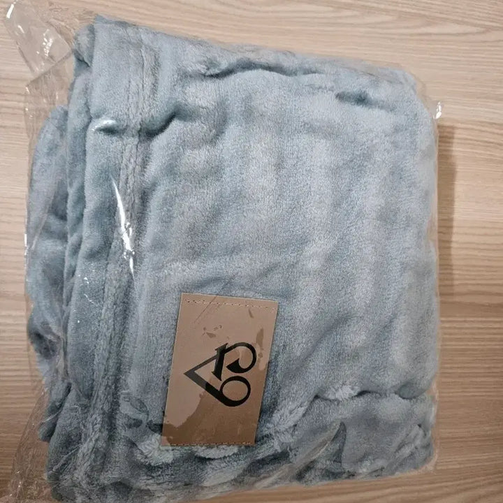 [BUNJANG] fromis_9 Official Blanket / [미개봉] 프로미스나인 공방 담요 판매합니다.