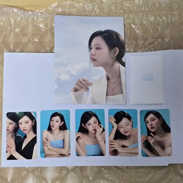 [BUNJANG] Kim Ji Won Stone Henge Official Photocard Bundle Set / 김지원 스톤헨지 공식 포토카드 책자 일괄 양도