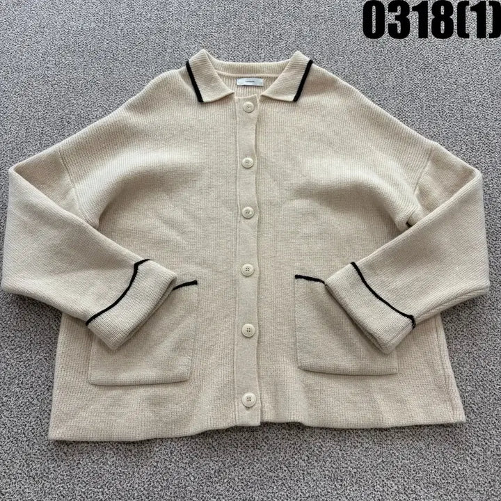 [SOLD OUT] LANDMARK 아이보리 가디건 L