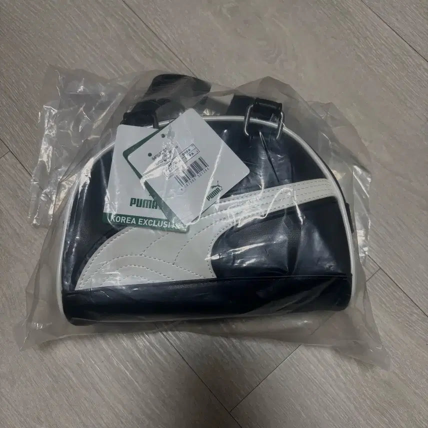 [SOLD OUT] 푸마 W 디어 캣 미니 백 - 블랙