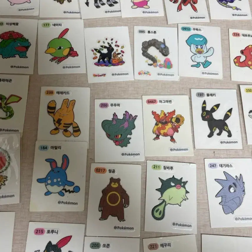 [BUNJANG] Pokemon Tteokbokki Sticker Bundle (46 Pieces) / 한정판 전설 포함 포켓몬 띠부실 일괄 46개 싸게 팔아요