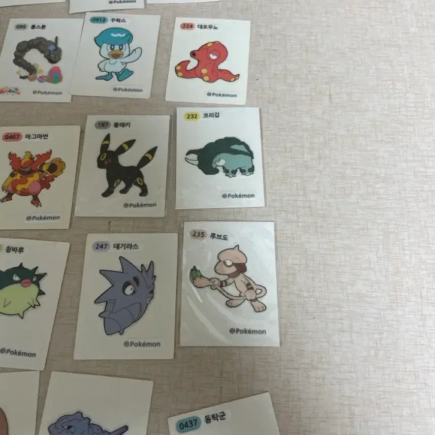 [BUNJANG] Pokemon Tteokbokki Sticker Bundle (46 Pieces) / 한정판 전설 포함 포켓몬 띠부실 일괄 46개 싸게 팔아요