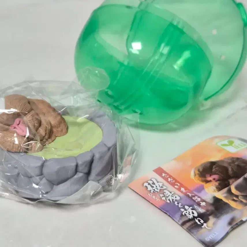 [BUNJANG] Animal Hot Spring Gacha Monkey Figure (Sealed) / 동물온천가챠  비닐미개봉 판매합니다