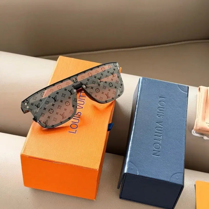 [BUNJANG] Louis Vuitton Monogram Sunglasses / 루이비통 모노그램 선글라스 풀박스