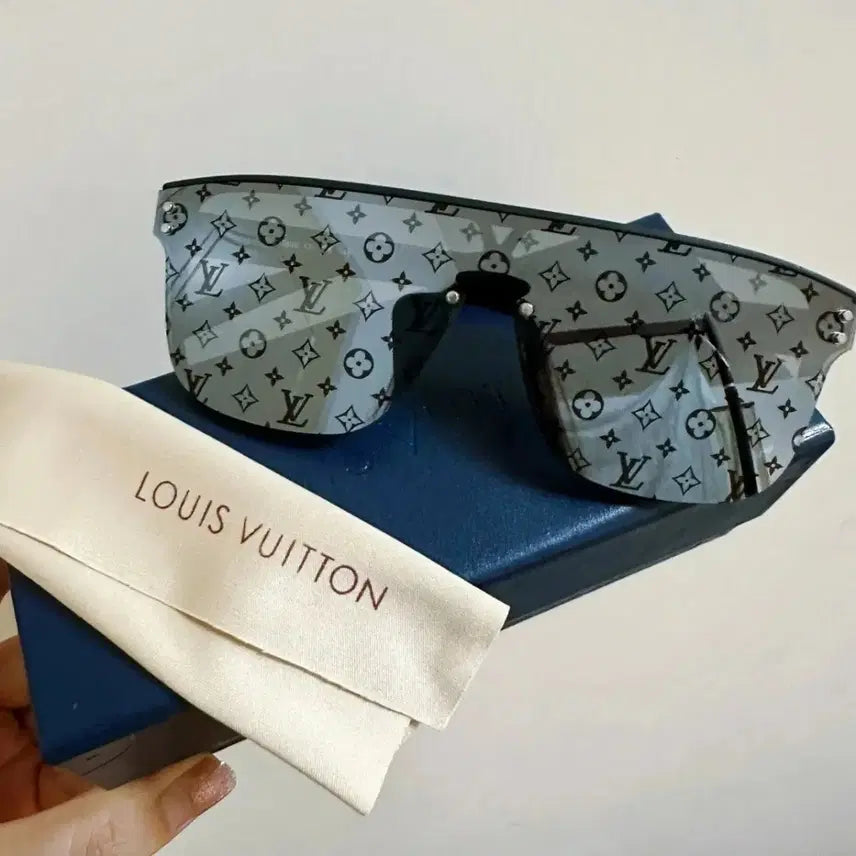 [BUNJANG] Louis Vuitton Monogram Sunglasses / 루이비통 모노그램 선글라스 풀박스