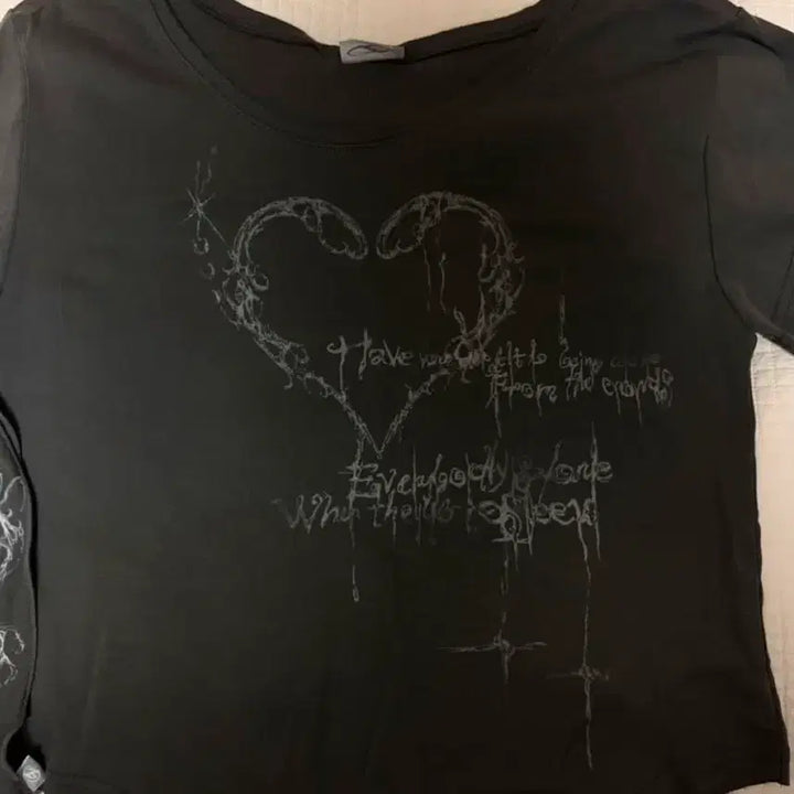 [BUNJANG] Hug Your Skin Heart Ornament Scarf Top Charcoal / 허그유어스킨 하트 오너먼트 스카프 탑 챠콜